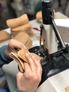 Proceso de fabricación de zapato de mujer